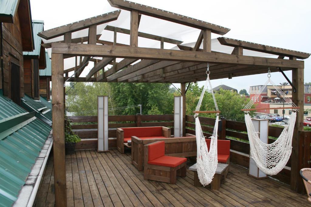 Отель Manoir Ramezay Marieville Экстерьер фото